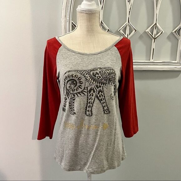 (5 for $25.)…Electric Pink red gray India elephant scoop neck baseball t-shirt - Picture 1 of 5